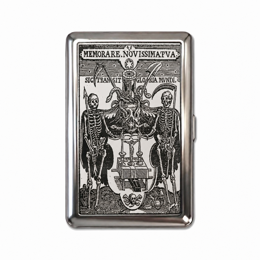 No. 03 MEMENTO MORI Kartenetui aus bedrucktem Metall